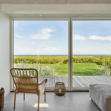 Front In With Sauna Транекер